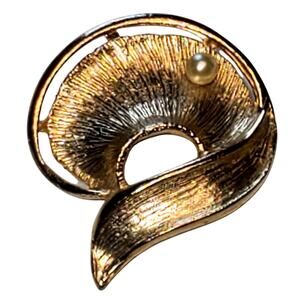 Gold Tone Swirl Faux Pearl Brooch Pin 1.5" Vtg Unsigned
